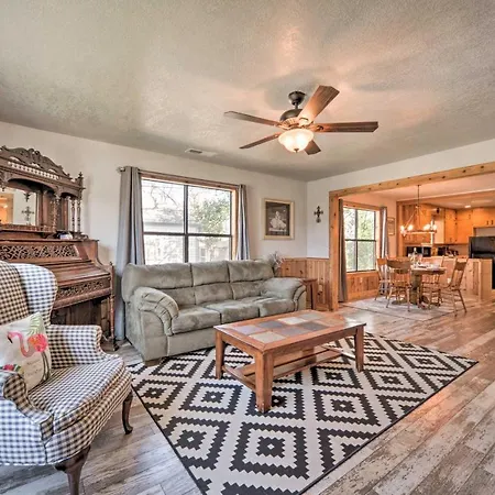Fredricksburg Vacation Rental At The Loft!